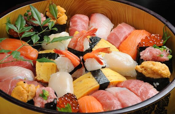 宅配にて新鮮な魚を使用した美味しいお料理をお届けしております | 宇佐市で営業中の寿司屋・沖寿司